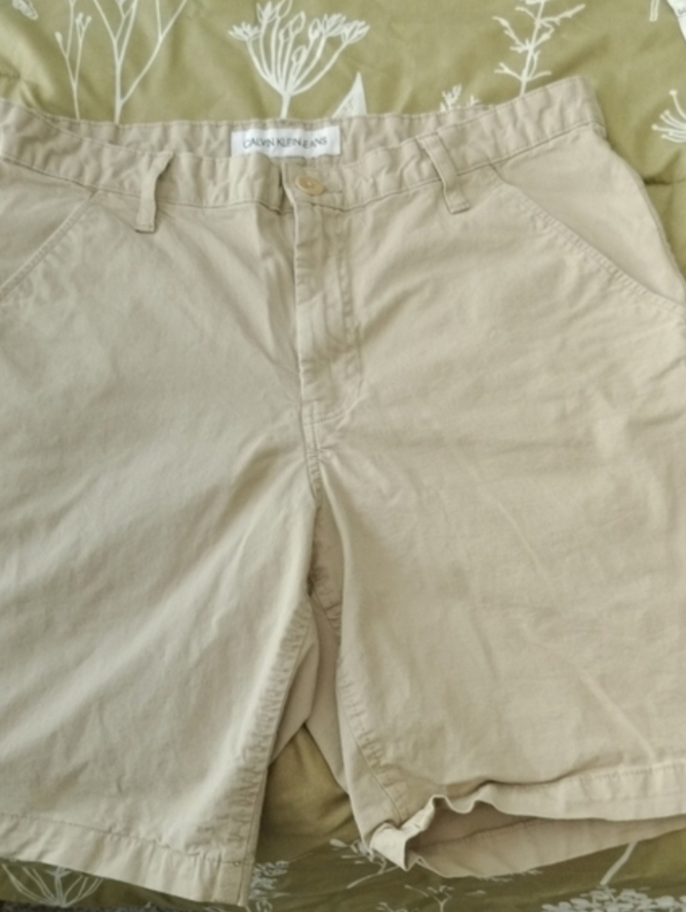 Calvin Klein Men's 32 Khaki Flat Front Chino Shorts